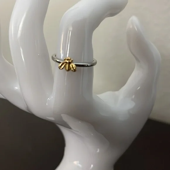 18k Gold Plated Bee Ring Golden Women’s Ring Jewelry - Picture 3 of 3